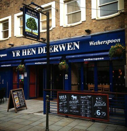Yr Hen Dderwen Wetherspoons