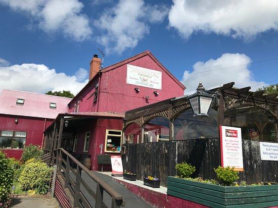 Tafarn Sinc Pub